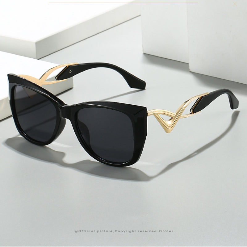 New European and American trend cat eye sunglasses. catwalk personality curved temple fashion women's sunglasses