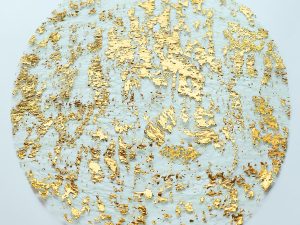 Disposable Gold Placemats Set of 12 Metallic Round 13 Inch Foil Mesh Pressed Fall Table Mates 12 Pack Gold Doilies for Dining Table Wedding Birthday Party Holiday Home Decoration